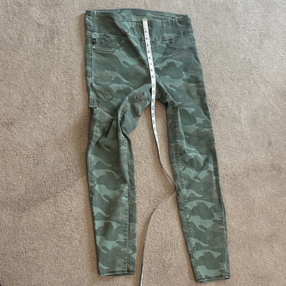 Rock & Republic woman’s leggings